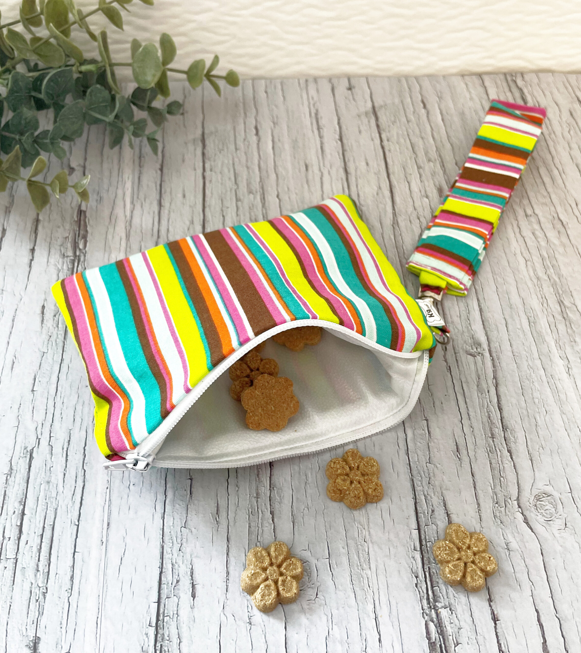 Retro Stripe Dog Treat Bag with Strap - Image 2